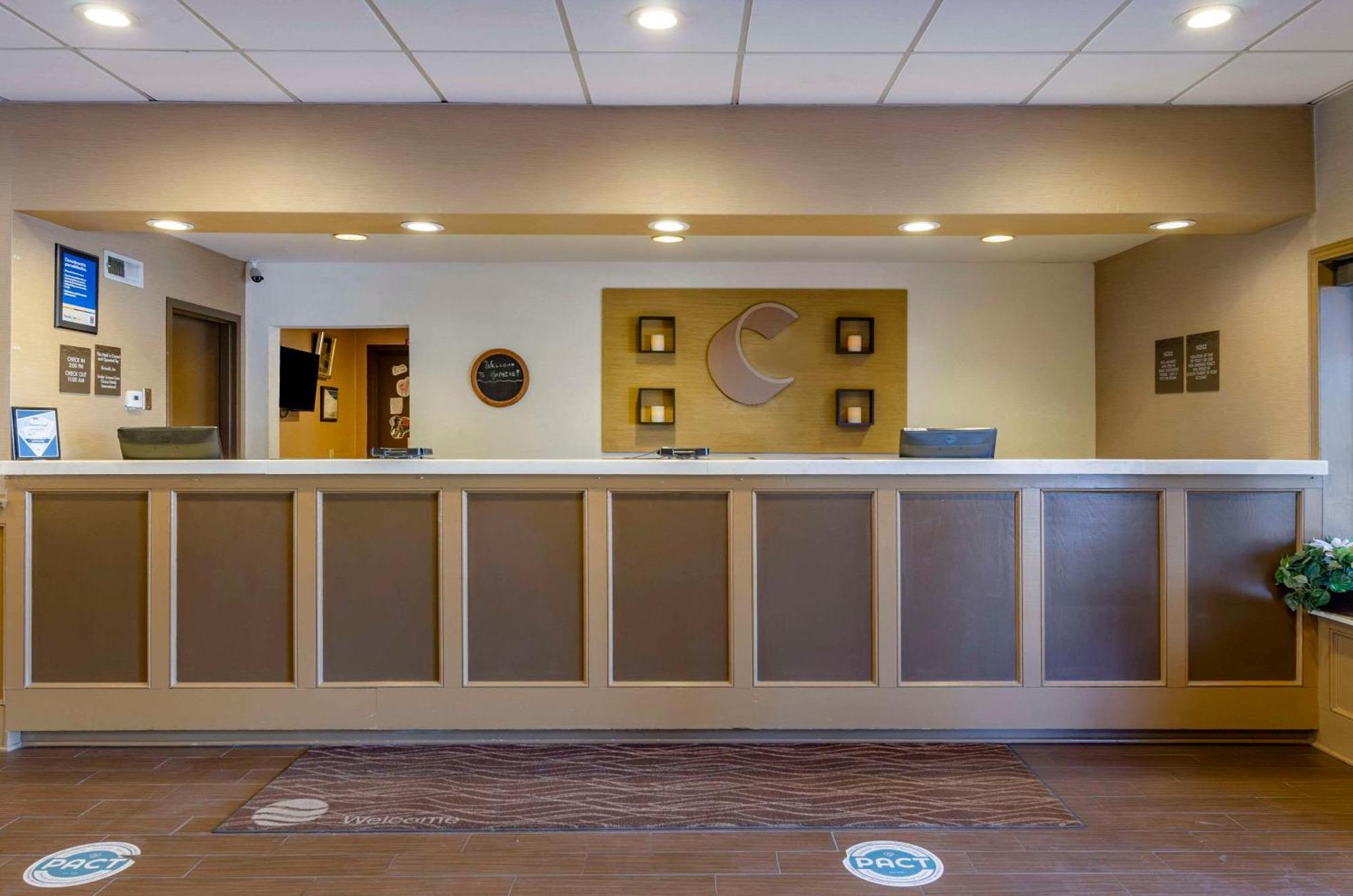 Comfort Inn & Suites Raphine - Lexington Near I-81 And I-64 Exterior photo