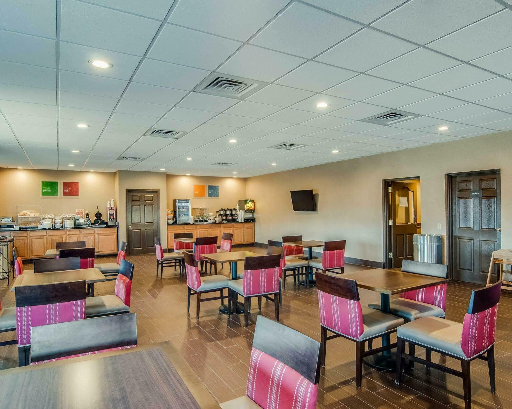Comfort Inn & Suites Raphine - Lexington Near I-81 And I-64 Exterior photo